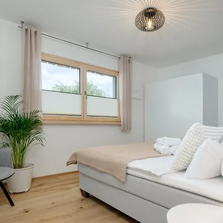 Fenjoy: Grosses Ferienapartment Im Neubau / Balkon / Bbq Διαμέρισμα