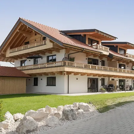 Fenjoy: Grosses Ferienapartment Im Neubau / Balkon / Bbq