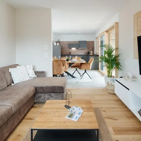 Fenjoy: Grosses Ferienapartment Im Neubau / Balkon / Bbq Lägenhet *
