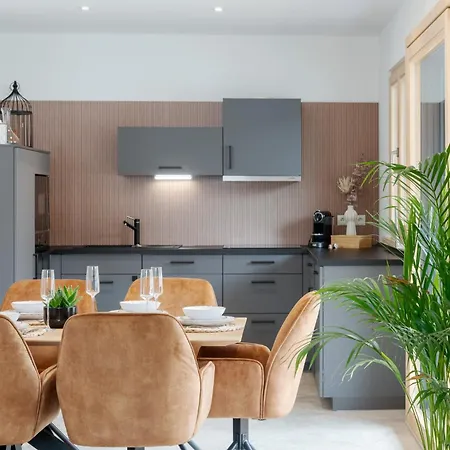 Lägenhet Fenjoy: Grosses Ferienapartment Im Neubau / Balkon / Bbq